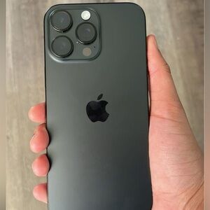 Brand new iPhone 16 pro max Text